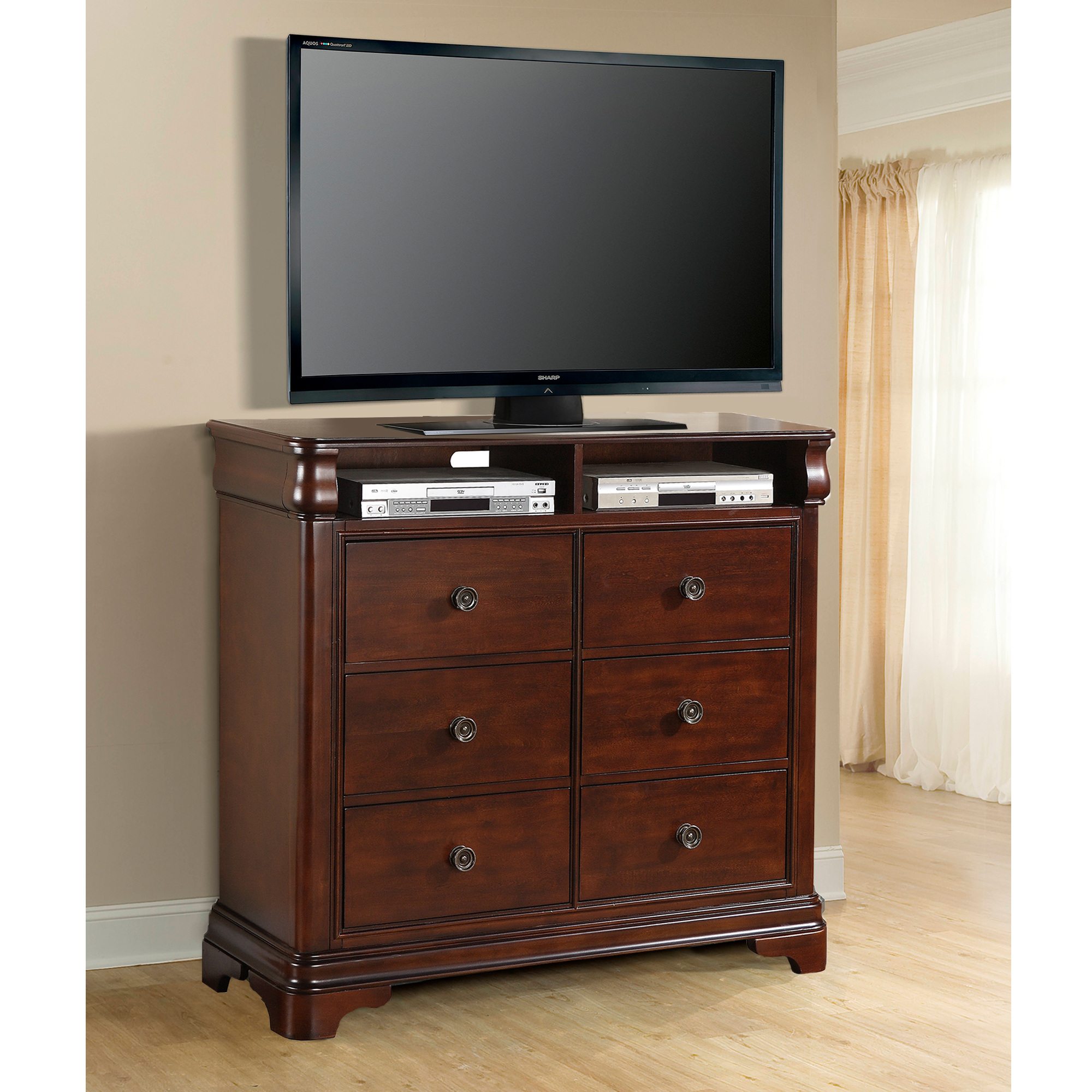 Cameron-Media-Chest-Lifestyle2