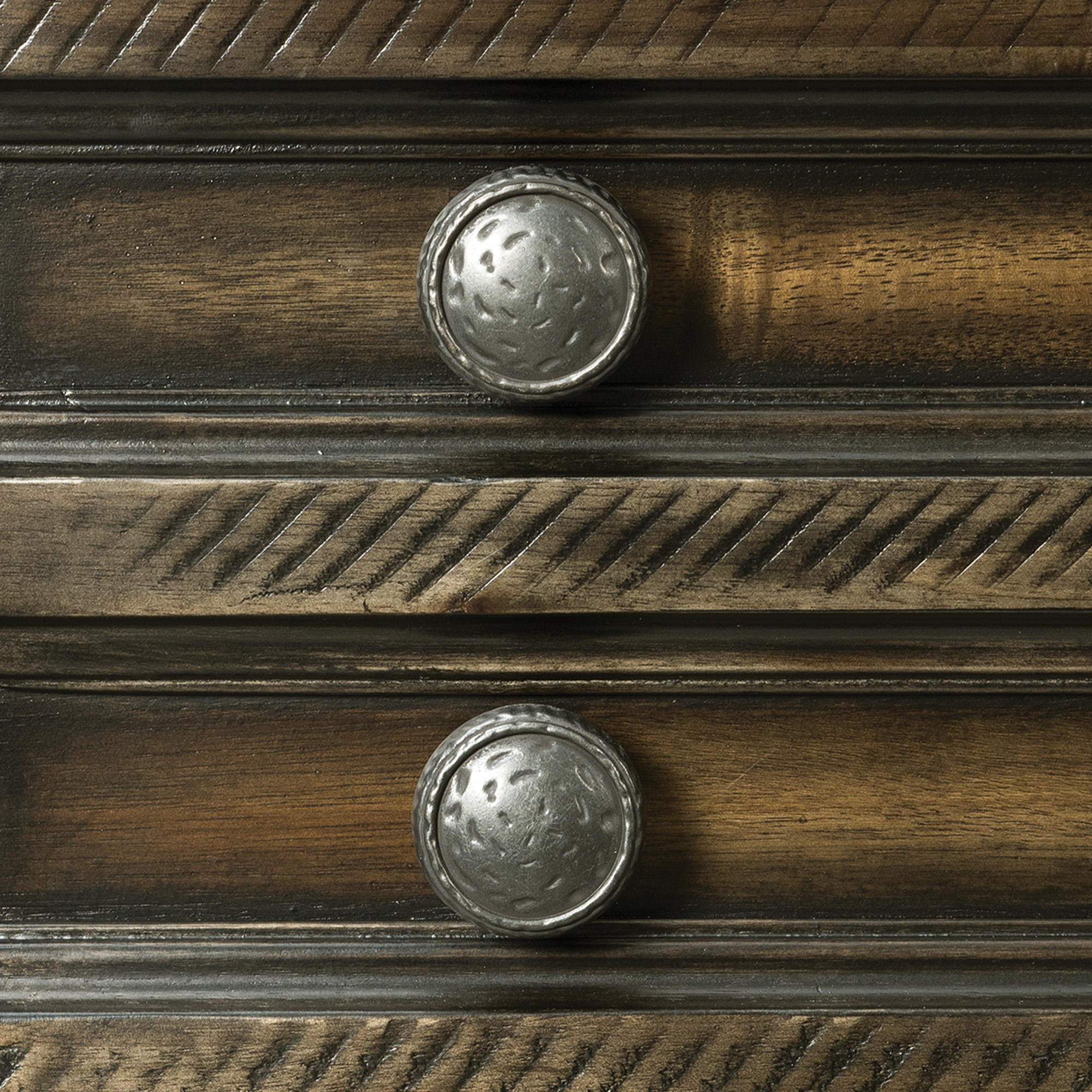 McCoy-Case-Piece-in-Charcoal_Hardware-2