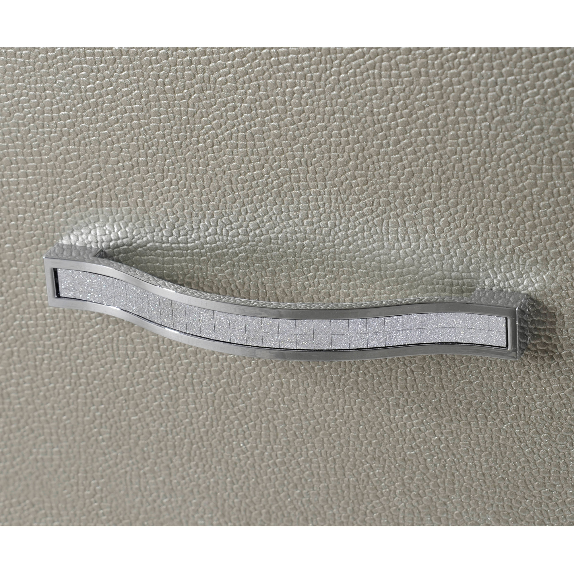 Platinum-Youth-Hardware