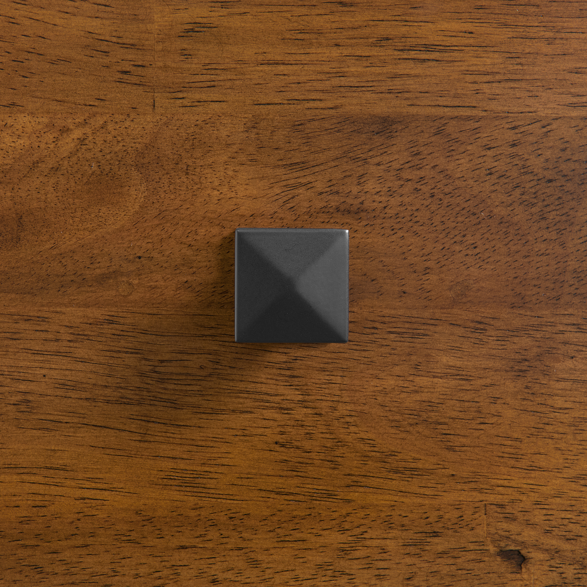 Gage6DrawerChestInChestnut_Hardware2