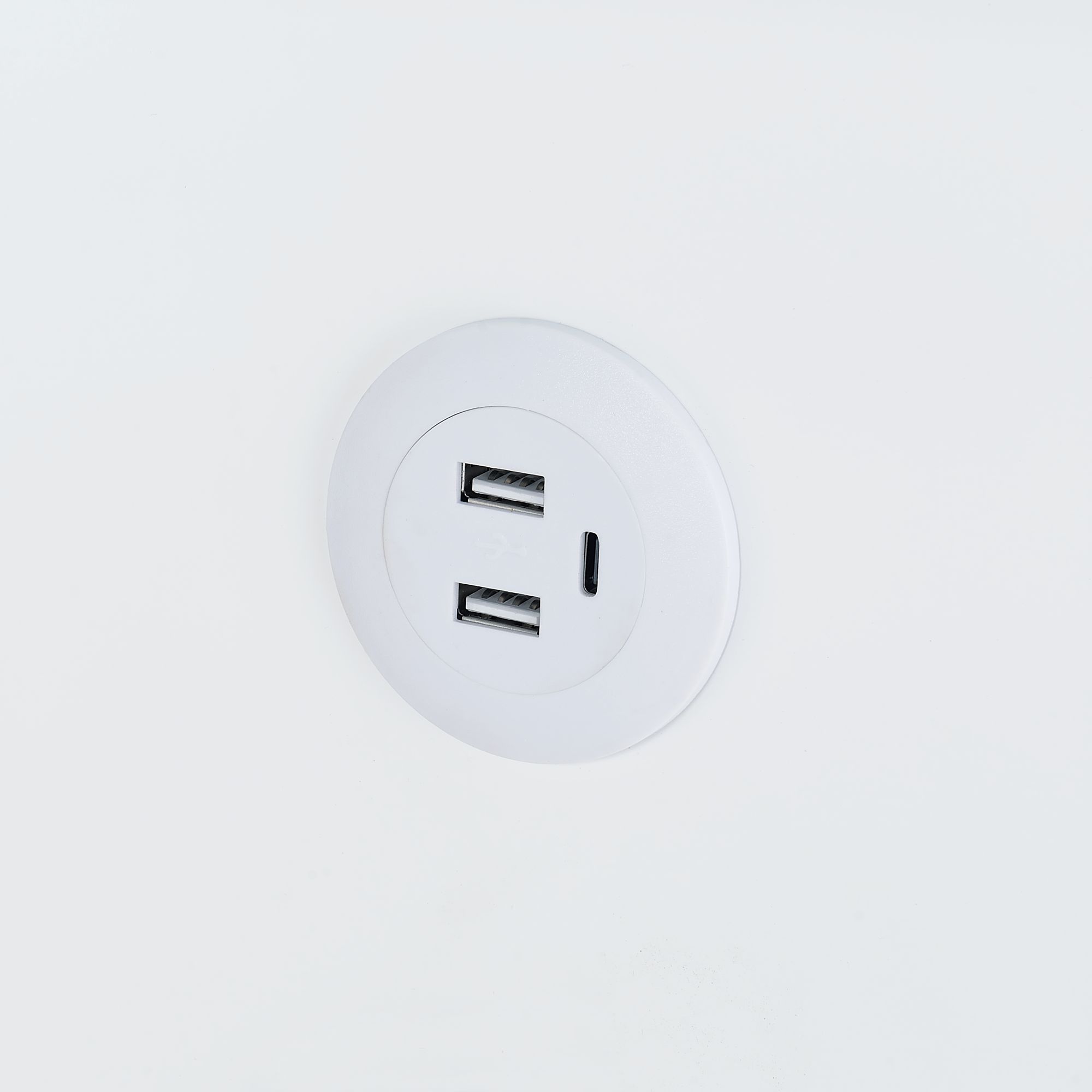 ValentinaBarTableinWhite_USBPower