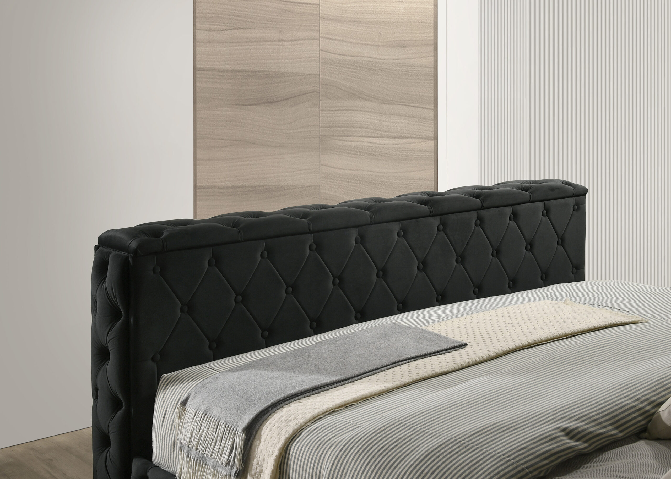 JOSEPHINE PANEL BED BLACK - Image 3